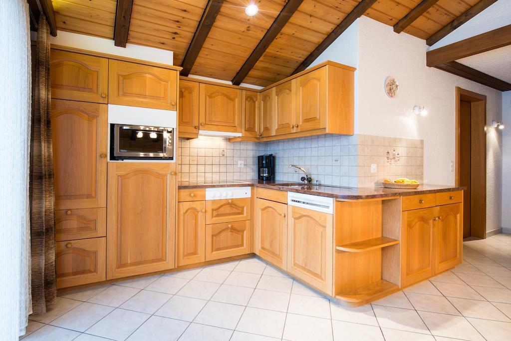 Ferienhaus Adonis Apartman Saas-Grund Szoba fotó